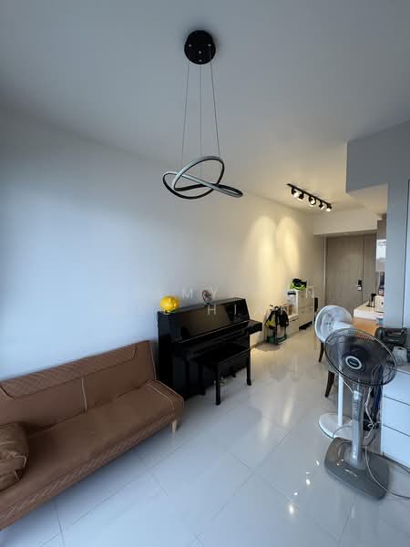 J Gateway, , 1 Bedroom, 506 sqft, Condominium For Sale, by Jeremy Tan Wee Hian, 500198318 - Living Room - PropertyGuru.com.sg