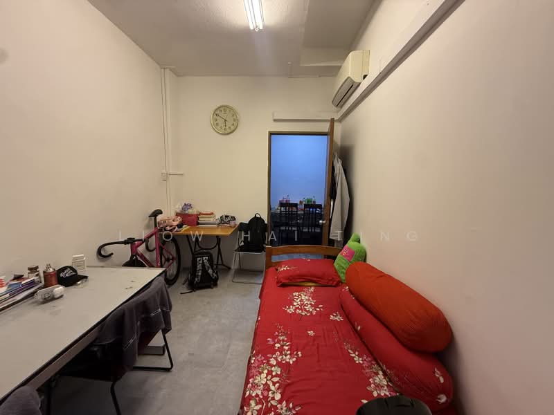 Hertford Road rare apartment whole unit, , 2 Bedrooms, 700 sqft, Apartment For Rent, by Liow Hai Ting, 500198319 - Bedroom - PropertyGuru.com.sg