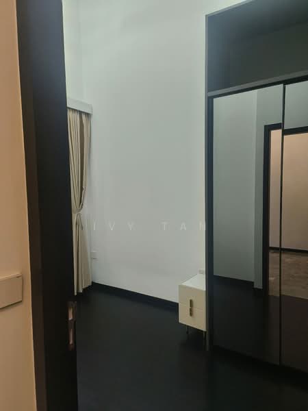 120 Grange, 120 Grange Road, 1 Bedroom, 420 sqft, Condominium For Sale, by Ivy Tan, 500198327 - PropertyGuru.com.sg