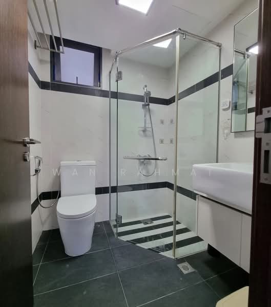 Symphony Suites, 1 Yishun Close, 2 Bedrooms, 689 sqft, Condominium For Rent, by Wan Rahmat, 500198337 - Bathroom - PropertyGuru.com.sg