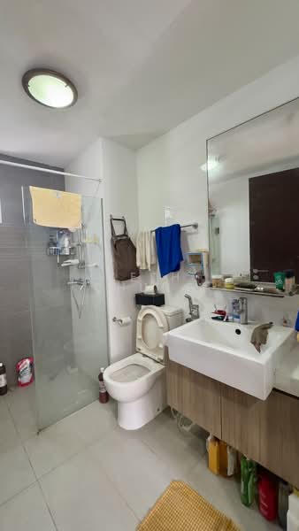 Lake Life, 4 Tao Ching Road, 4 Bedrooms, 1,249 sqft, Executive Condominium For Sale, by Seth Chung, 500198361 - Bathroom - PropertyGuru.com.sg