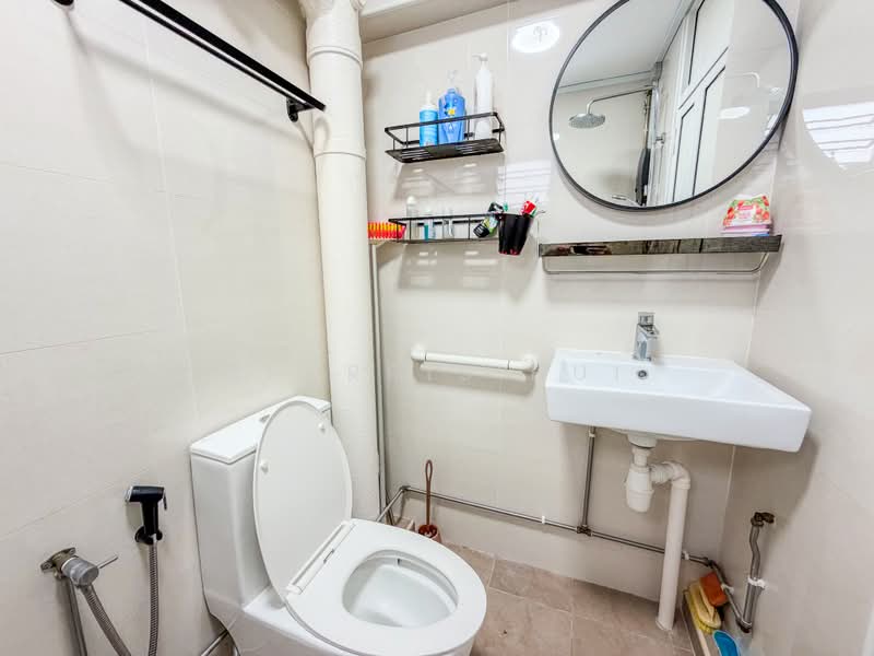 367 Yishun Ring Road, 367 Yishun Ring Road, 4 Bedrooms, 1,302 sqft, HDB Flat For Sale, by Sherris Hui, 500198363 - Bathroom - PropertyGuru.com.sg