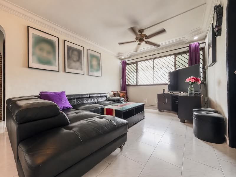 367 Yishun Ring Road, 367 Yishun Ring Road, 4 Bedrooms, 1,302 sqft, HDB Flat For Sale, by Sherris Hui, 500198363 - Living Room - PropertyGuru.com.sg