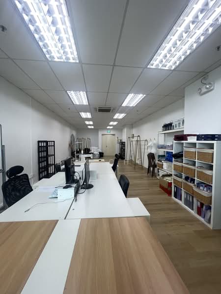 Tradehub 21, 18 Boon Lay Way, 1,109 sqft, Light Industrial (B1) For Sale, by Ben Chew, 500198365 - Interior - CommercialGuru.com.sg