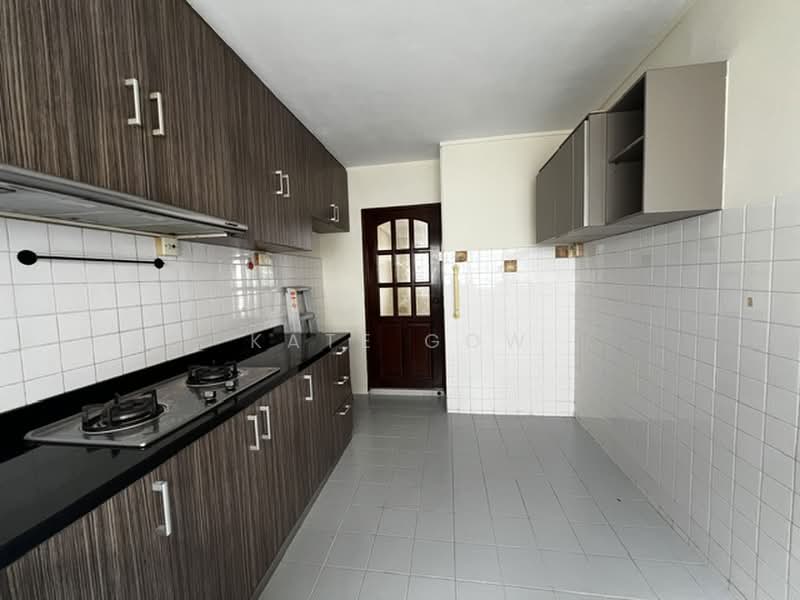 605 Hougang Avenue 4, 605 Hougang Avenue 4, 3 Bedrooms, 84 sqft, HDB Flat For Sale, by Kate Gow, 500198367 - Kitchen - PropertyGuru.com.sg