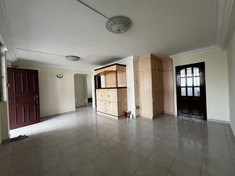 605 Hougang Avenue 4, 605 Hougang Avenue 4, 3 Bedrooms, 84 sqft, HDB Flat For Sale, by Kate Gow, 500198367 - Living Room - PropertyGuru.com.sg