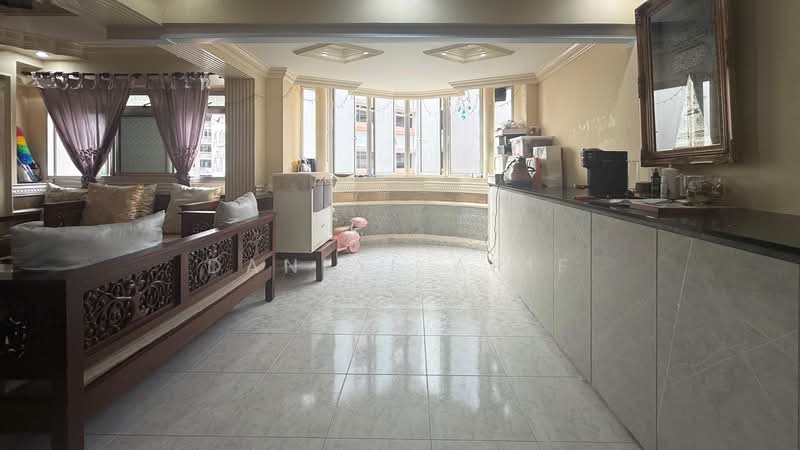 385 Tampines Street 32, 385 Tampines Street 32, 3 Bedrooms, 1,368 sqft, HDB Flat For Sale, by Danial Arif, 500198379 - Living Room - PropertyGuru.com.sg