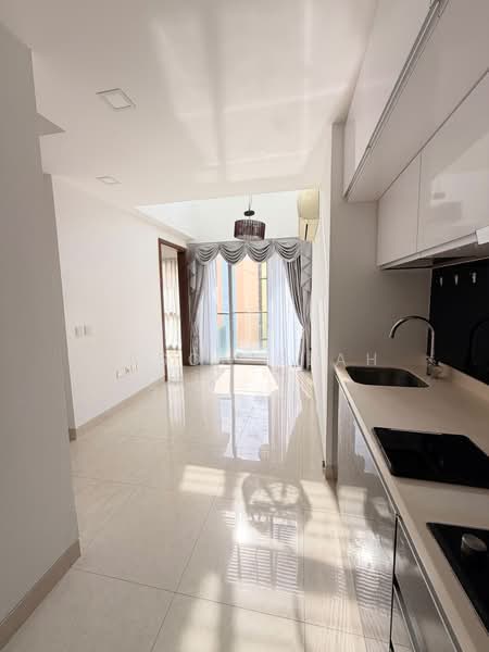 Centra Residence, 8 Lorong 7 Geylang, 2 Bedrooms, 1,066 sqft, Condominium For Sale, by Jason Seah, 500198389 - Living Room - PropertyGuru.com.sg