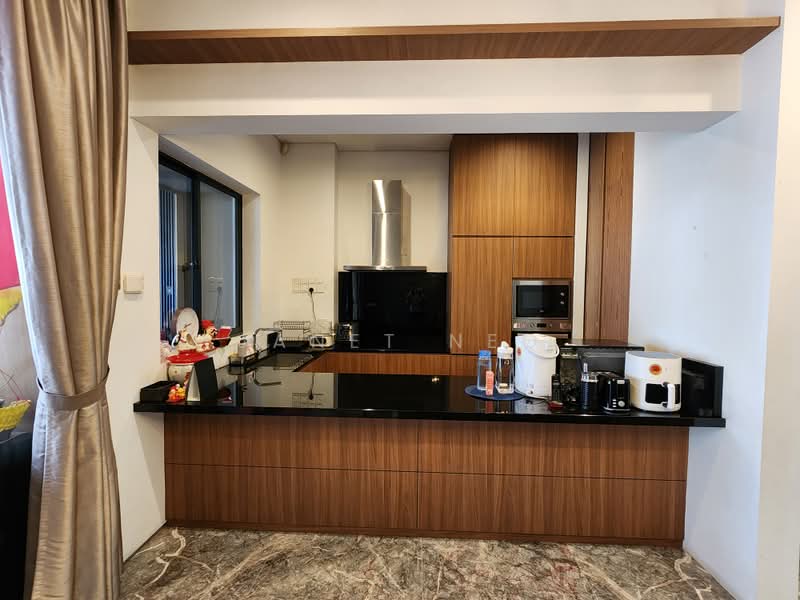Near Springleaf Collection, Meng suan road, 6 Bedrooms, 3,950 sqft, Terraced House For Sale, by Janet Neo, 500198394 - Kitchen - PropertyGuru.com.sg