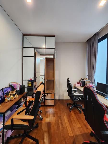 Near Springleaf Collection, Meng suan road, 6 Bedrooms, 3,950 sqft, Terraced House For Sale, by Janet Neo, 500198394 - Study - PropertyGuru.com.sg