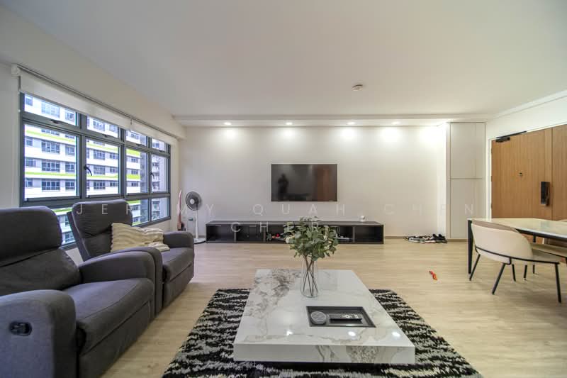 619A Tampines Street 61, 619A Tampines Street 61, 3 Bedrooms, 1,216 sqft, HDB Flat For Sale, by Jeremy Quah Chen Cher, 500198401 - Living Room - PropertyGuru.com.sg
