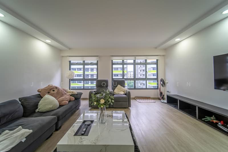 619A Tampines Street 61, 619A Tampines Street 61, 3 Bedrooms, 1,216 sqft, HDB Flat For Sale, by Jeremy Quah Chen Cher, 500198401 - Living Room - PropertyGuru.com.sg