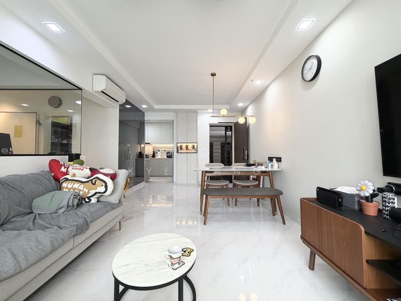 175C Corporation Tiara, 175C Yung Kuang Road, 3 Bedrooms, 1,001 sqft, HDB Flat For Sale, by Kye Tang, 500198406 - Living Room - PropertyGuru.com.sg