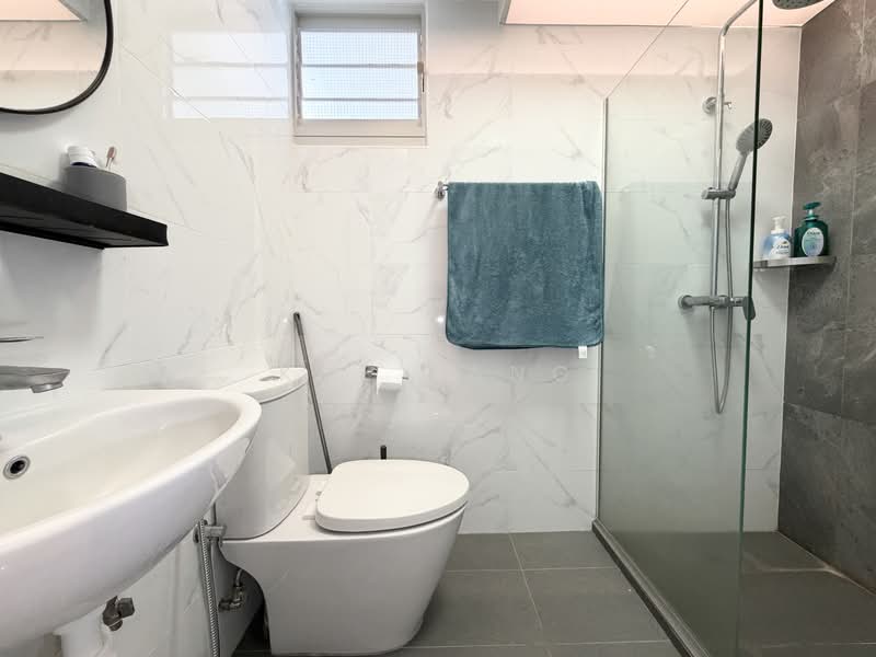 175C Corporation Tiara, 175C Yung Kuang Road, 3 Bedrooms, 1,001 sqft, HDB Flat For Sale, by Kye Tang, 500198406 - Bathroom - PropertyGuru.com.sg