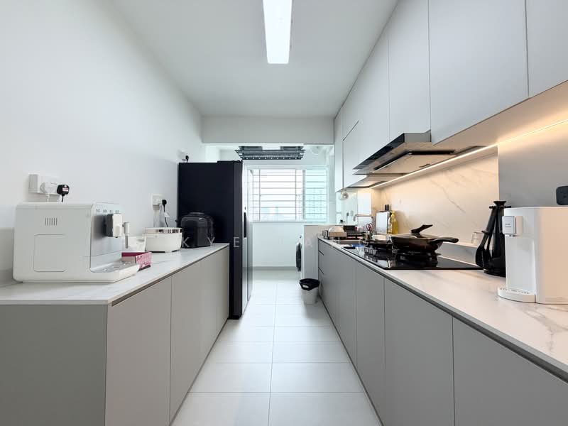 175C Corporation Tiara, 175C Yung Kuang Road, 3 Bedrooms, 1,001 sqft, HDB Flat For Sale, by Kye Tang, 500198406 - Kitchen - PropertyGuru.com.sg