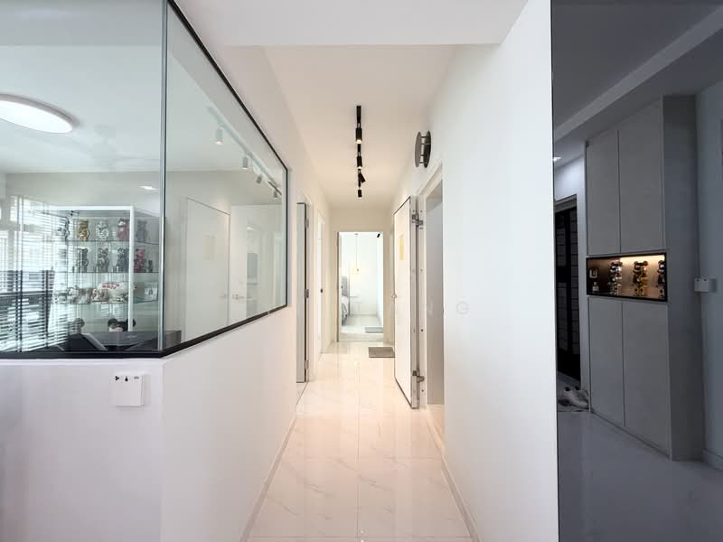 175C Corporation Tiara, 175C Yung Kuang Road, 3 Bedrooms, 1,001 sqft, HDB Flat For Sale, by Kye Tang, 500198406 - Corridor - PropertyGuru.com.sg