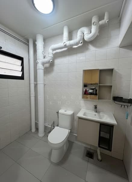 7 Pine Close, 7 Pine Close, 3 Bedrooms, 1,033 sqft, HDB Flat For Sale, by Clemens Khoo, 500198413 - Common Toilet - PropertyGuru.com.sg