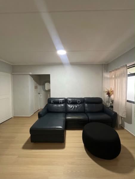 7 Pine Close, 7 Pine Close, 3 Bedrooms, 1,033 sqft, HDB Flat For Sale, by Clemens Khoo, 500198413 - Living Room - PropertyGuru.com.sg