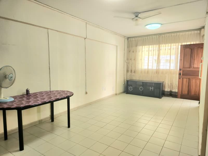 105 Potong Pasir Avenue 1, 105 Potong Pasir Avenue 1, 2 Bedrooms, 796 sqft, HDB Flat For Sale, by Qristine Goh, 500198418 - Living Room - PropertyGuru.com.sg