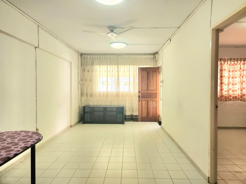 105 Potong Pasir Avenue 1, 105 Potong Pasir Avenue 1, 2 Bedrooms, 796 sqft, HDB Flat For Sale, by Qristine Goh, 500198418 - Living Room - PropertyGuru.com.sg