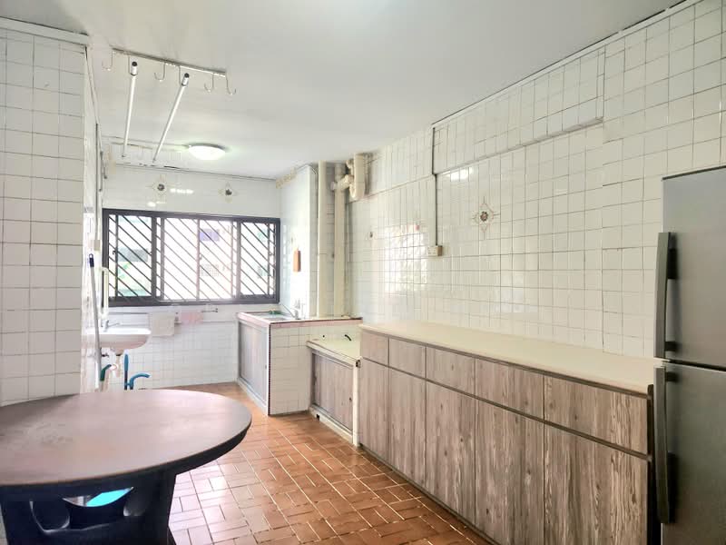 105 Potong Pasir Avenue 1, 105 Potong Pasir Avenue 1, 2 Bedrooms, 796 sqft, HDB Flat For Sale, by Qristine Goh, 500198418 - Kitchen - PropertyGuru.com.sg