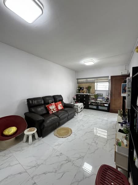 267 Tampines Street 21, 267 Tampines Street 21, 2 Bedrooms, 850 sqft, HDB Flat For Sale, by Shirley Ang, 500198419 - Living Room - PropertyGuru.com.sg