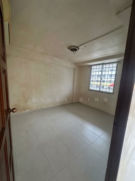 17 Eunos Crescent, 17 Eunos Crescent, 2 Bedrooms, 635 sqft, HDB Flat For Sale, by Janice Ding, 500198424 - Common room  - PropertyGuru.com.sg