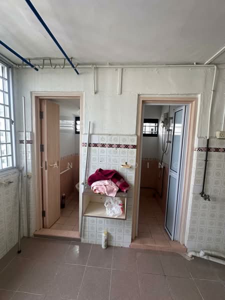 17 Eunos Crescent, 17 Eunos Crescent, 2 Bedrooms, 635 sqft, HDB Flat For Sale, by Janice Ding, 500198424 - Bathroom - PropertyGuru.com.sg