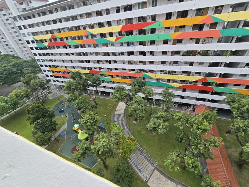 17 Eunos Crescent, 17 Eunos Crescent, 2 Bedrooms, 635 sqft, HDB Flat For Sale, by Janice Ding, 500198424 - Exterior - PropertyGuru.com.sg