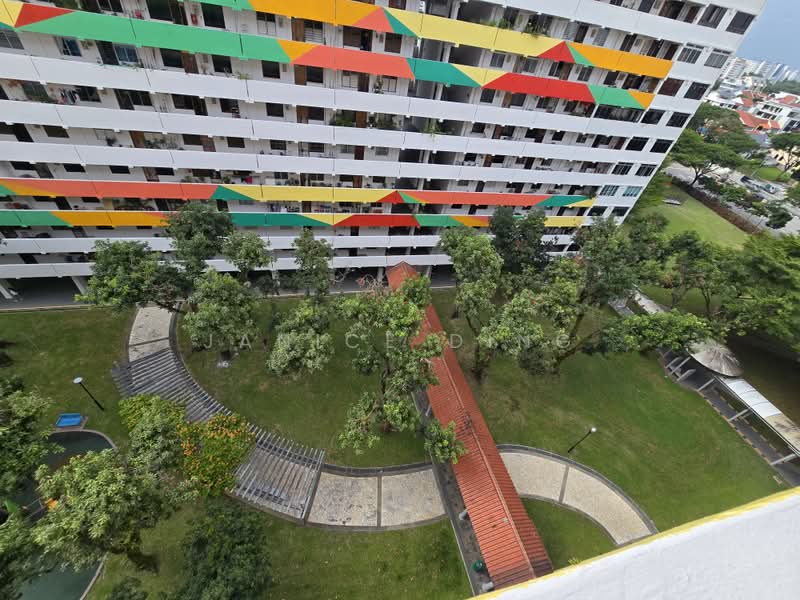 17 Eunos Crescent, 17 Eunos Crescent, 2 Bedrooms, 635 sqft, HDB Flat For Sale, by Janice Ding, 500198424 - Exterior - PropertyGuru.com.sg