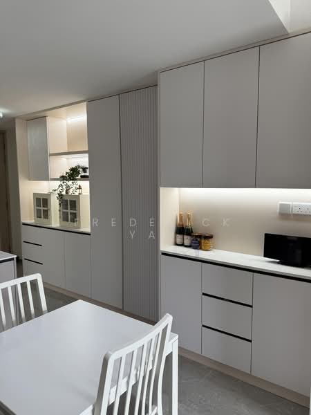 Sengkang Grand Residences, 88 Compassvale Bow, 2 Bedrooms, 764 sqft, Condominium For Sale, by Frederick Yap, 500198429 - Kitchen - PropertyGuru.com.sg