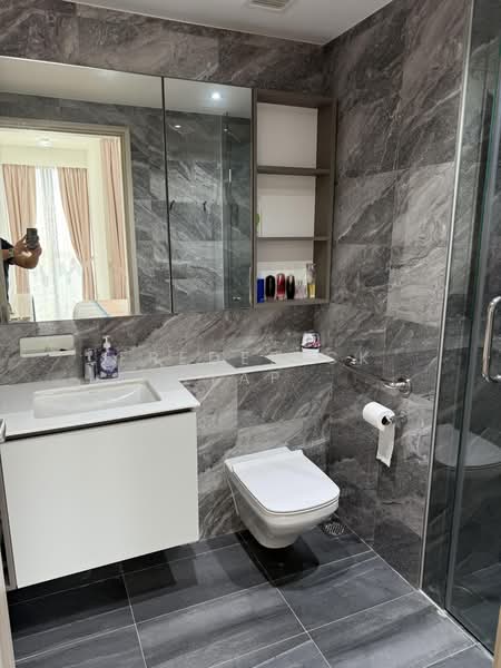 Sengkang Grand Residences, 88 Compassvale Bow, 2 Bedrooms, 764 sqft, Condominium For Sale, by Frederick Yap, 500198429 - Bathroom - PropertyGuru.com.sg