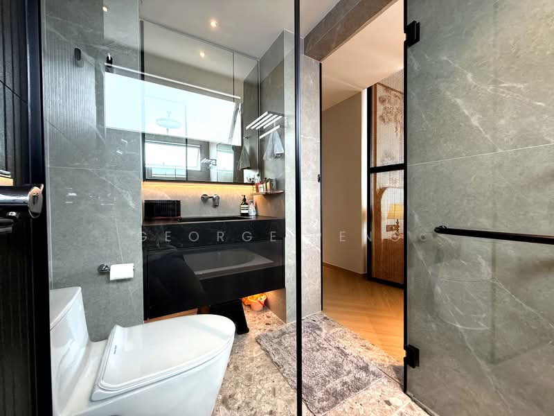 Vista Residences, 26 Jalan Datoh, 4 Bedrooms, 1,410 sqft, Condominium For Sale, by George Peng, 500198451 - Bathroom - PropertyGuru.com.sg