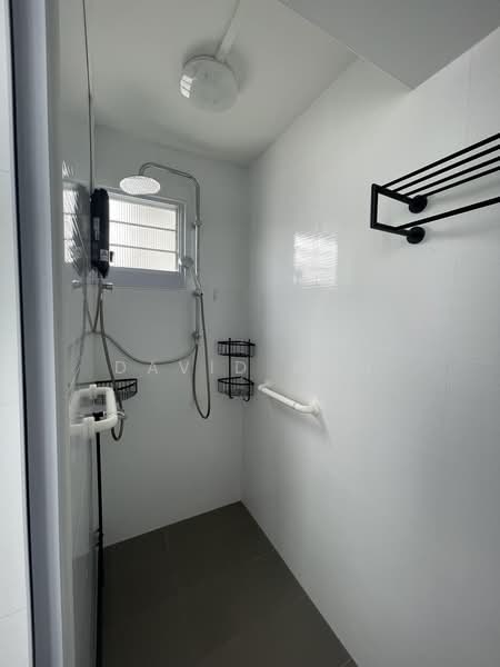 652 Hougang Avenue 8, 652 Hougang Avenue 8, Hougang / Punggol / Sengkang, 2 Bedrooms, 646 sqft, HDB Flat For Sale, by David Goh, 500198457 - Bathroom - PropertyGuru.com.sg