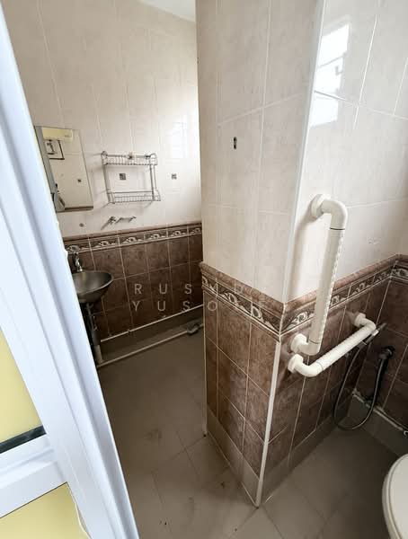170 Ang Mo Kio Avenue 4, 170 Ang Mo Kio Avenue 4, 2 Bedrooms, 646 sqft, HDB Flat For Sale, by Rusydi Yusoff, 500198458 - Bathroom - PropertyGuru.com.sg