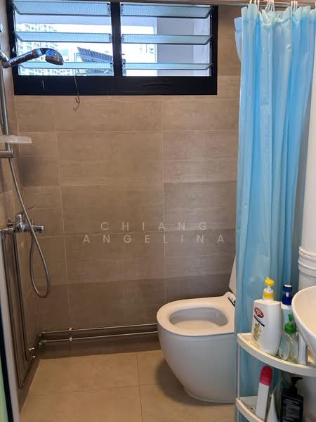 412 Commonwealth Avenue West, 412 Commonwealth Avenue West, Room Rental, 100 sqft, HDB Flat For Rent, by Chiang Angelina, 500198459 - Bathroom - PropertyGuru.com.sg