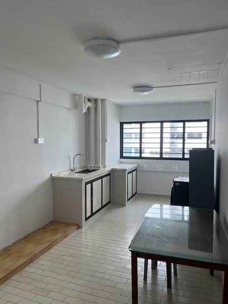 708 Hougang Avenue 2, 708 Hougang Avenue 2, 3 Bedrooms, 979 sqft, HDB Flat For Rent, by Edmund Toh, 500198495 - Kitchen - PropertyGuru.com.sg