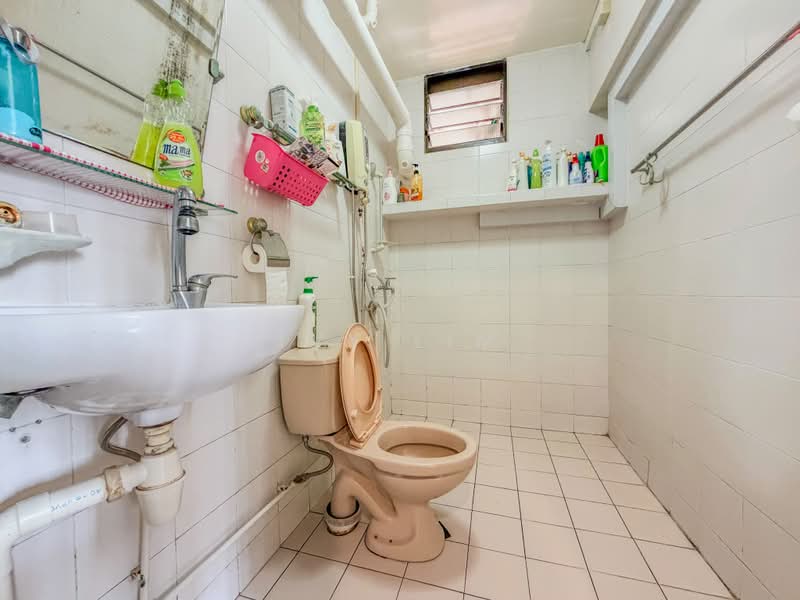 291E Bukit Batok Street 24, 291E Bukit Batok Street 24, 3 Bedrooms, 1,108 sqft, HDB Flat For Sale, by Ivy Lim, 500198529 - Bathroom - PropertyGuru.com.sg