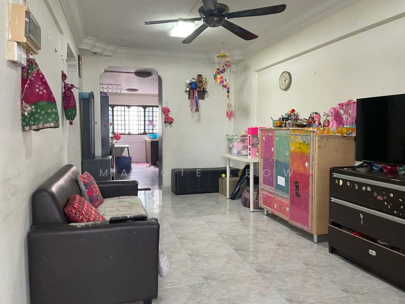 523 Ang Mo Kio Avenue 5, 523 Ang Mo Kio Avenue 5, 2 Bedrooms, 732 sqft, HDB Flat For Sale, by Maggie Leow, 500198532 - Living Room - PropertyGuru.com.sg