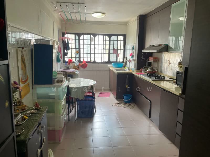 523 Ang Mo Kio Avenue 5, 523 Ang Mo Kio Avenue 5, 2 Bedrooms, 732 sqft, HDB Flat For Sale, by Maggie Leow, 500198532 - Kitchen - PropertyGuru.com.sg