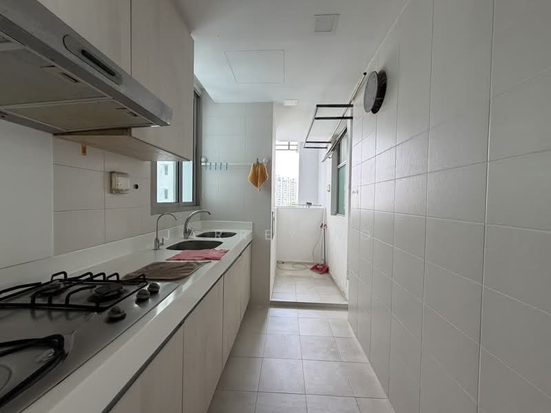 The Quartz, 51 Compassvale Bow, 3 Bedrooms, 1,033 sqft, Condominium For Rent, by Jarrey Ng, 500198545 - Kitchen - PropertyGuru.com.sg