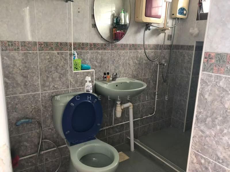 831 Jurong West Street 81, 831 Jurong West Street 81, Room Rental, 180 sqft, HDB Flat For Rent, by Michelle Lee, 500198554 - Bathroom - PropertyGuru.com.sg