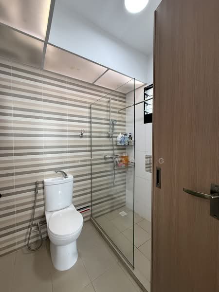 415C Northshore Drive, 415C Northshore Drive, 3 Bedrooms, 1,012 sqft, HDB Flat For Sale, by Kent Wong, 500198575 - Bathroom - PropertyGuru.com.sg