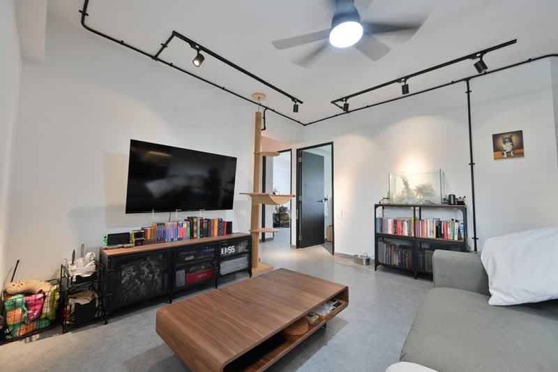 273 Toh Guan Road, 273 Toh Guan Road, 3 Bedrooms, 1,098 sqft, HDB Flat For Sale, by Lee Yin Jie, 500198588 - Living Room - PropertyGuru.com.sg