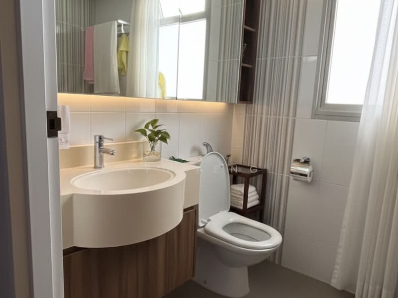 323A Sumang Walk, 323A Sumang Walk, 3 Bedrooms, 1,216 sqft, HDB Flat For Rent, by Lyn Feng, 500198599 - Bathroom - PropertyGuru.com.sg