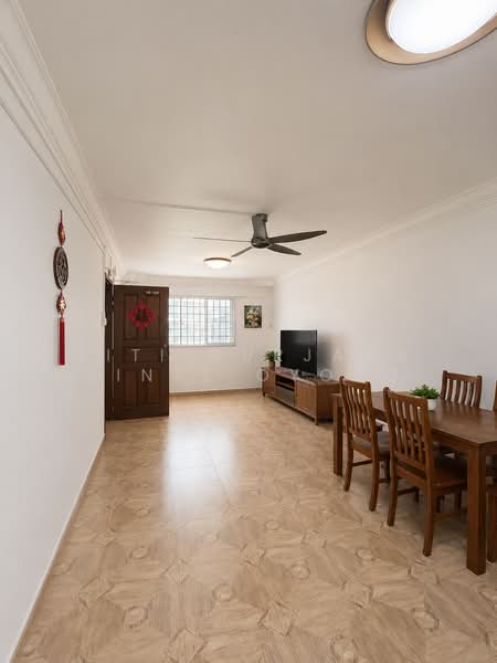 104 Woodlands Street 13, 104 Woodlands Street 13, 3 Bedrooms, 990 sqft, HDB Flat For Sale, by Siti Nurjana Binte Oyong, 500198600 - Living Room - PropertyGuru.com.sg
