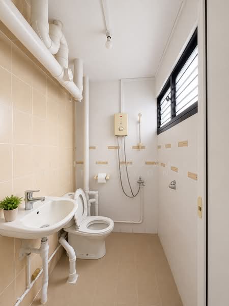 104 Woodlands Street 13, 104 Woodlands Street 13, 3 Bedrooms, 990 sqft, HDB Flat For Sale, by Siti Nurjana Binte Oyong, 500198600 - Bathroom - PropertyGuru.com.sg