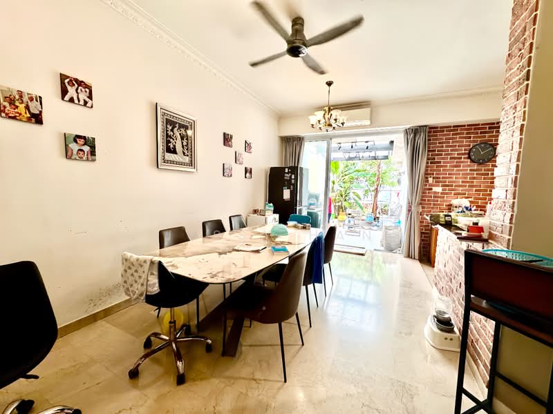 *Eminence Landed* Renovated 2-Sty IT @ Holland Grove Rd | D10, Holland Grove Road, 3 Bedrooms, 2,421 sqft, Terraced House For Sale, by Jessy Han, 500198602 - Dining Room - PropertyGuru.com.sg