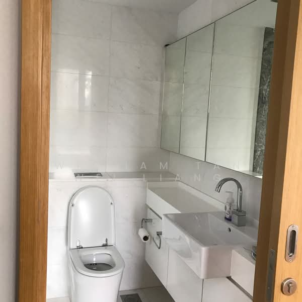 OLA Residences @ Mountbatten, 839 Mountbatten Road, 2 Bedrooms, 990 sqft, Condominium For Sale, by William Tan Wei Liang, 500198636 - Bathroom - PropertyGuru.com.sg