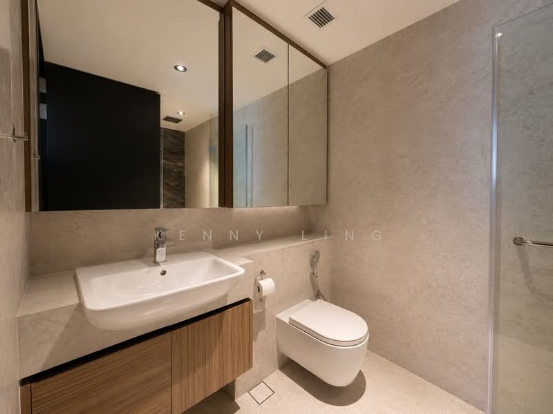 Pullman Residences, 18 Dunearn Road, 2 Bedrooms, 667 sqft, Condominium For Rent, by Kenny Ling, 500198664 - Master Bathroom - PropertyGuru.com.sg